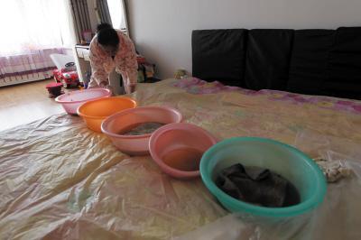 淅川楼上漏水，住户失联，小区没物管，业主维权难！律师来支招……